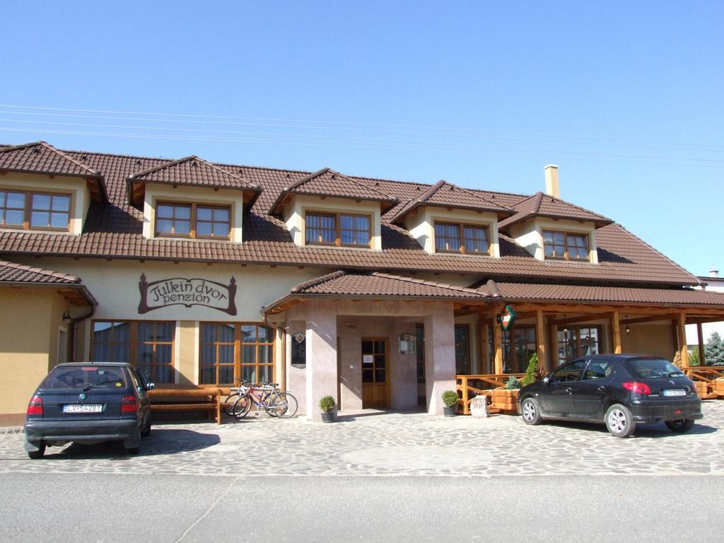 Penzion Julkin Dvor Krupina Extérieur photo