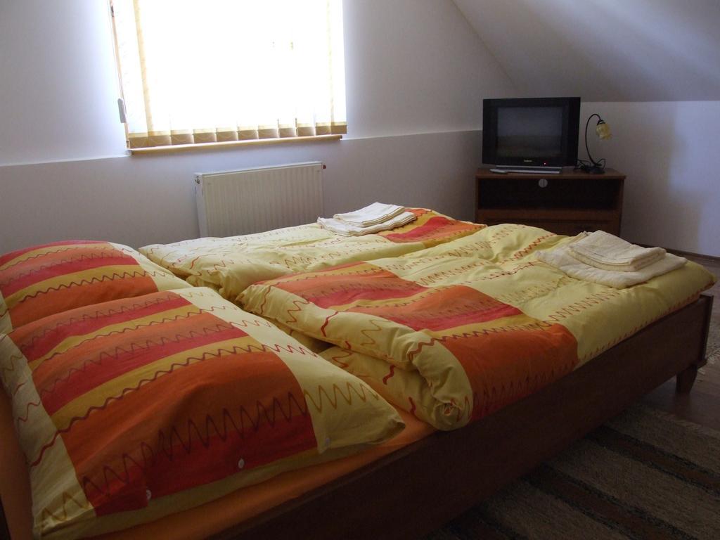 Penzion Julkin Dvor Krupina Chambre photo