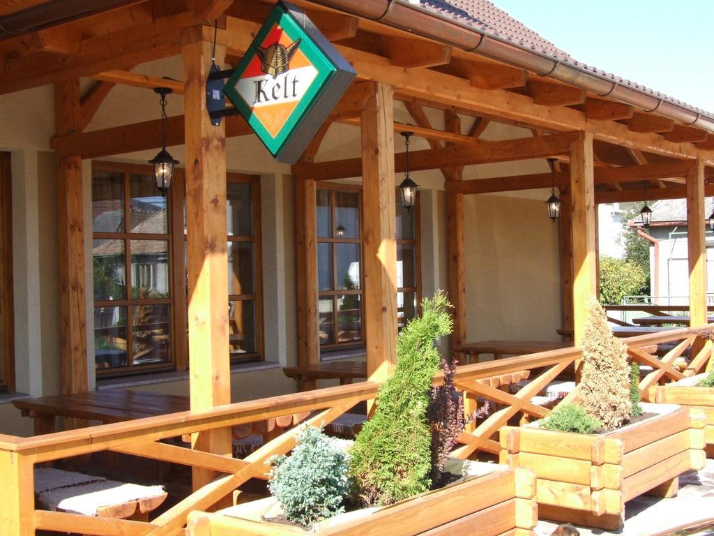 Penzion Julkin Dvor Krupina Extérieur photo